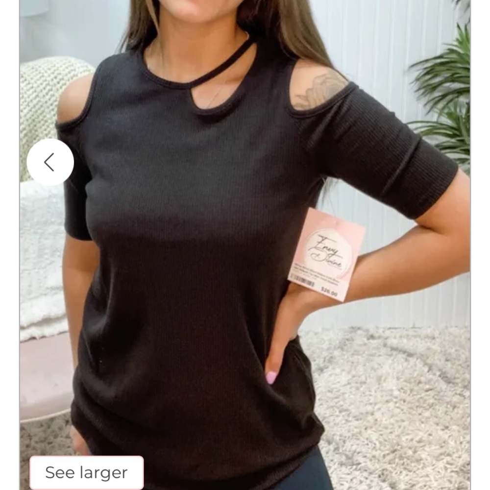 ❤️‍🔥 Cold shoulder top